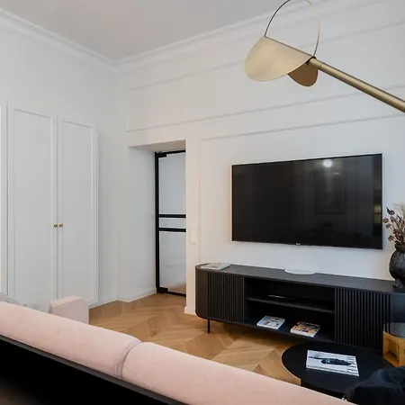 Premium Apartment In Parisian Style In The Heart Of Old Krakow-3